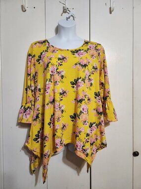 Bobbie Brooks 2X Top Yellow Floral Ruffle Bell Sleeve Sharkbite Hem Plus Size